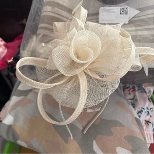 Cream Sculptural Hair Accessory with Floral Detail